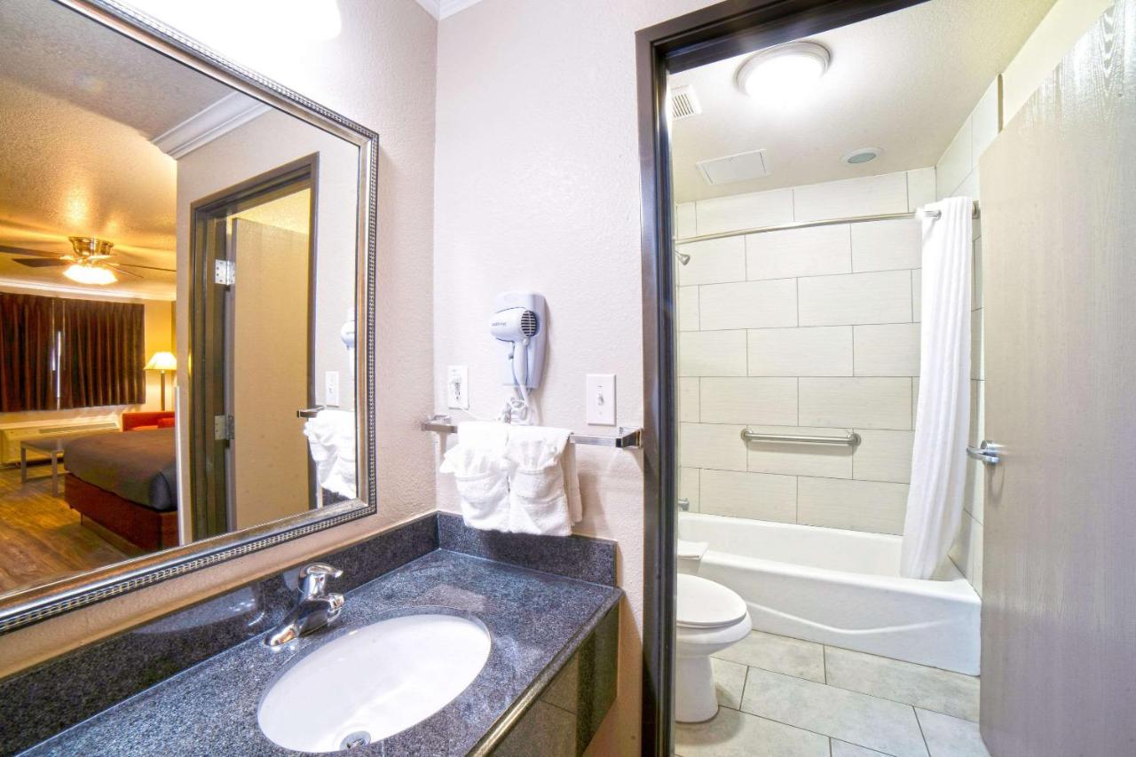 Econo Lodge Inn & Suites Корпус-Кристи Экстерьер фото